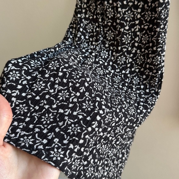 American Eagle Outfitters Black and White Silver Jumpsuit, Sequins, Size Medium - Picture 6 of 16